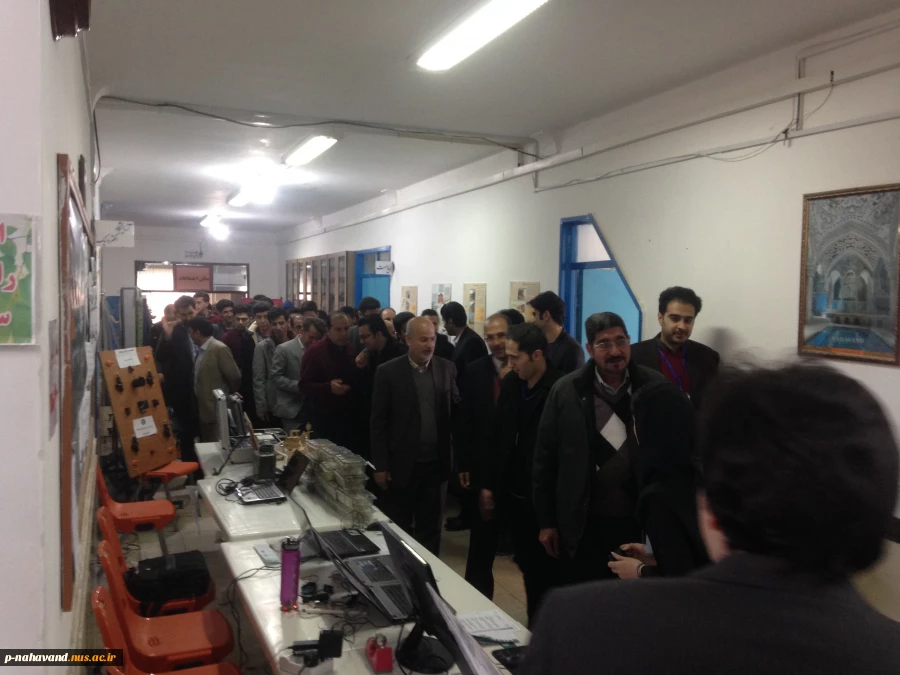 به مناسبت روز مهندس سمینار مهندسی و نمایشگاه تخصصی برق، کامپیوتر و شهر سازی در آموزشکده فنی و حرفه ای نهاوند برگزار شد  3