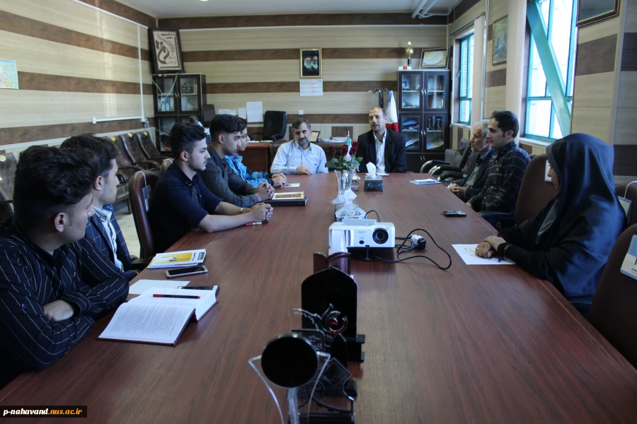 برگزاری اولین نشست کتاب و کتابخوانیدر آموزشکده فنی وحرفه ای پسران و دختران نهاوند  3
