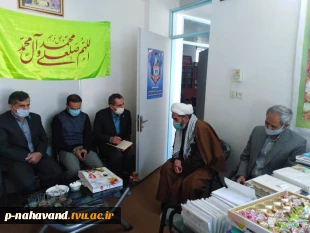 دیدار سرپرست آموزشکده فنی و حرفه ای (حاج حشمت شهبازی )نهاوند با نماینده ولی فقیه وامام جمعه محترم نهاوند حجت السلام مغیثی 2