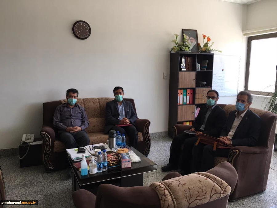 نشست صمیمانه پروفسور مرادی رئیس پارک علم و فناوری استان همدان با مهندس حمید رضا حیدری رئیس دانشکده فنی نهاوند و مهندس ظهیر رضی مدیر مرکز نوآوری شهرستان نهاوند 2
