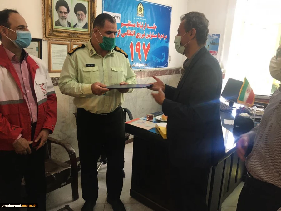 دیدار ریاست و کارکنان دانشکده فنی حاج حشمت شهبازی با فرمانده انتظامی شهرستان نهاوند جهت قدردانی از حافظان امنیت به مناسبت هفته نیروی انتظامی 6