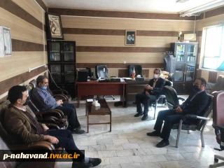 جلسه بررسی توسعه فضای فیزیکی مرکز نو آوری نهاوند