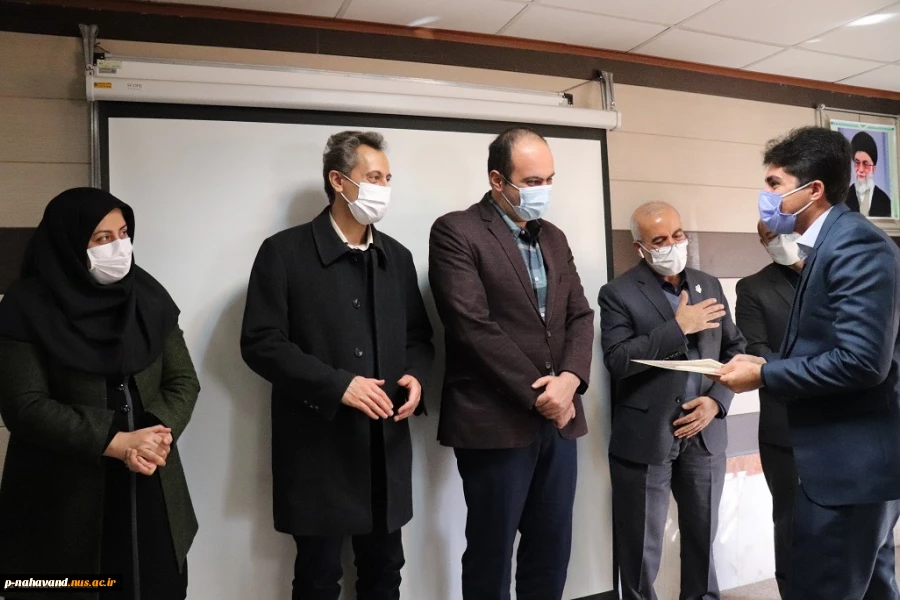 مراسم گرامیداشت هفته پژوهش و تجلیل از پژوهشگران برتر آموزشکده شهید جباریان با حضور دکتر کاظمی رئیس دانشگاه فنی و حرفه ای استان همدان، روسای  آموزشکده های حاج حشمت شهبازی نهاوند و حضرت زینب کبری(س)، مدرسین و دانشجویان آموزشکده شهید جباریان برگزار شد 3