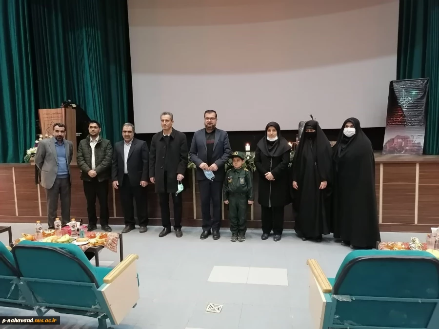 ریاست و کارکنان آموزشکده نهاوند در مراسم گرامیداشت دومین سالگرد شهادت سپهبد شهید حاج قاسم سلیمانی دانشگاه فنی و حرفه ای استان که در دانشکده زینب کبری (س) همدان برگزار شد، شرکت کردند. 2