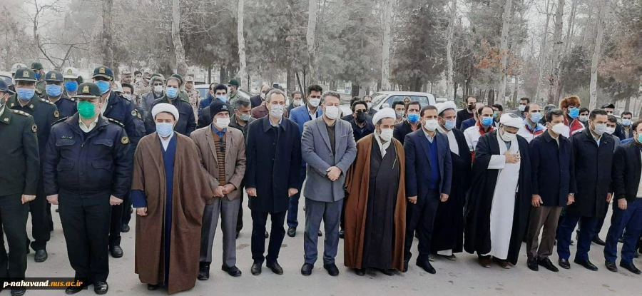 ادای احترام و تجدید میثاق کارکنان آموزشکده فنی وحرفه ای نهاوند  ( حاج حشمت شهبازی)،  اعضای شورای اداری شهرستان نهاوند به مقام شامخ شهدای ۱۴ بهمن ۱۴۰۰ در گلزار شهدای باغ بهشت. 2