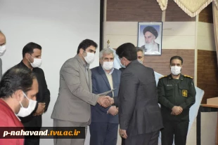 به مناسبت ولادت امام حسین (ع) و گرامیداشت روز پاسدار،مراسم تجلیل از۵۰ورزشکار نخبه بسیجی شهرستان نهاوند،درآموزشکده فنی حرفه ای حاج حشمت شهبازی با مساعدت جناب آقای مهندس حیدری ریاست محترم این  آموزشکده برگزار گردید. 4