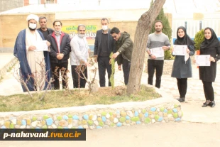 کاشت 10 اصله نهال  کاج به نیت شهدای شهرستان نهاوند  در هفتمین روز هفته درختکاری در محوطه آموزشکده فنی و حرفه ای نهاوند ( حاج حشمت شهبازی) 4