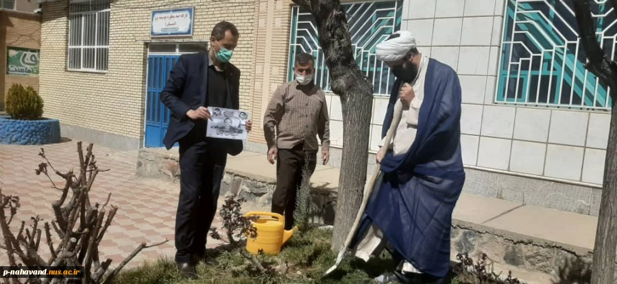 به مناسبت فرارسیدن ۲۲ اسفند سالروز بزرگداشت روز شهدا و تأسیس بنیاد شهید، 
کاشت یک اصله نهال کاج در محوطه آموزشکده،  به یاد  شهید سید هادی اجاق فارغ التحصیل کاردانی برق صنعتی آموزشکده  فنی و حرفه ای نهاوند (حاج حشمت شهبازی )
 9