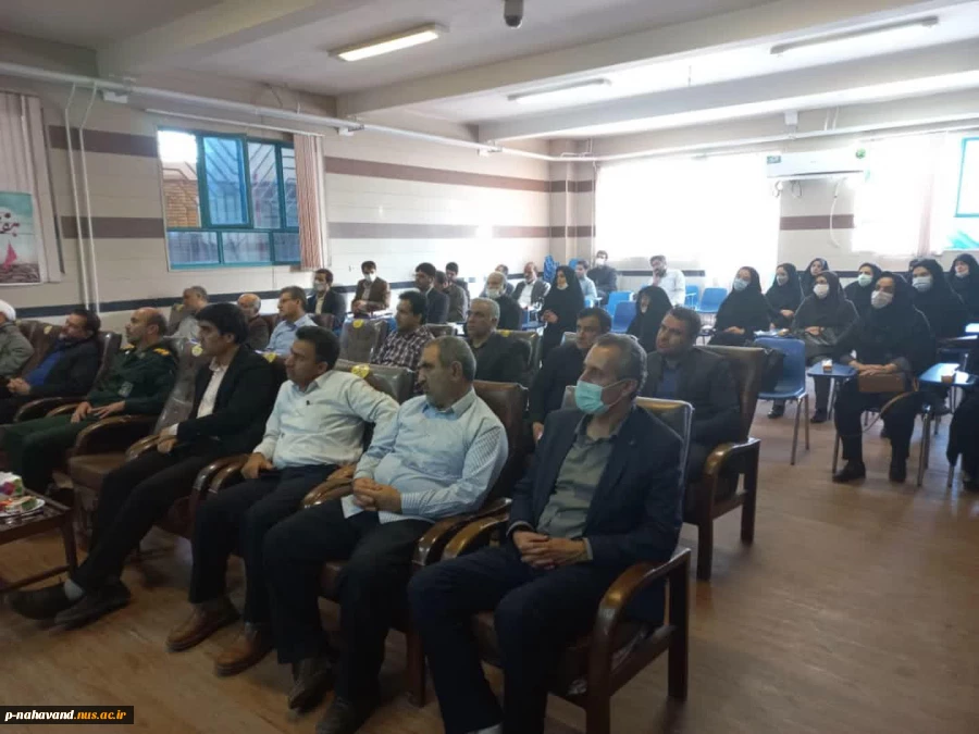 برگزاری گرامیداشت هفته دفاع مقدس درسالن اجتماعات آموزشکده فنی حاج حشمت شهبازی 4