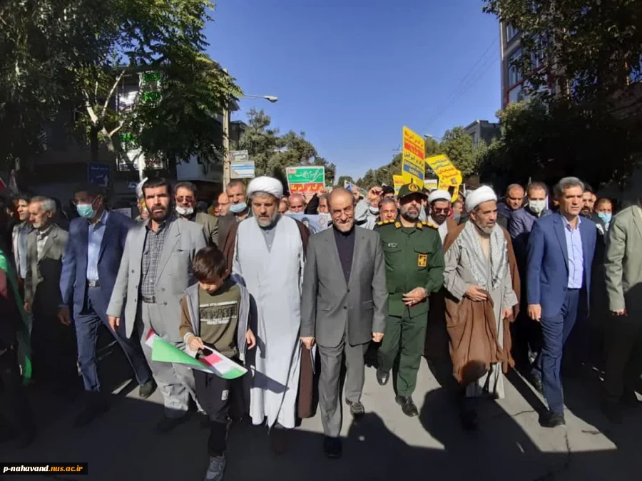 حضور کارکنان، اساتید و دانشجویان در راهپیمایی 13 آبان و نماز جمعه 3