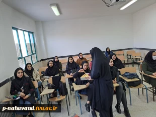 دیدار با دانشجویان در کلاسها و پخش شیرینی به مناسبت روز دانشجو  8