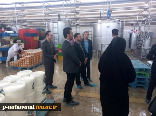 به مناسبت روز جهانی کار و کارگربازدید  ریاست آموزشکده،معا.ن برنامه ریزی فرماندار، روسای ادارات کار، تعاون و رفاه اجتماعی از شرکت لبنی همسایه نهاوند 8