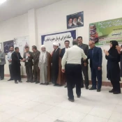 مراسم گرامیداشت هفته آموزش با تجلیل از خیرین عرصه آموزش و اقتصاد دانش بنیان با همکاری خانه احسان پای قلعه نهاوند برگزار شد. 6