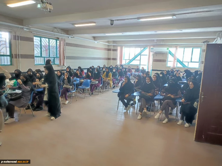 بازدید دانش آموزان پایه نهم (جهت هدایت تحصیلی) منطقه خزل و زرین دشت جهت آشنایی با توانمندی ها و قابلیت های دانشگاه فنی و حرفه ای  4