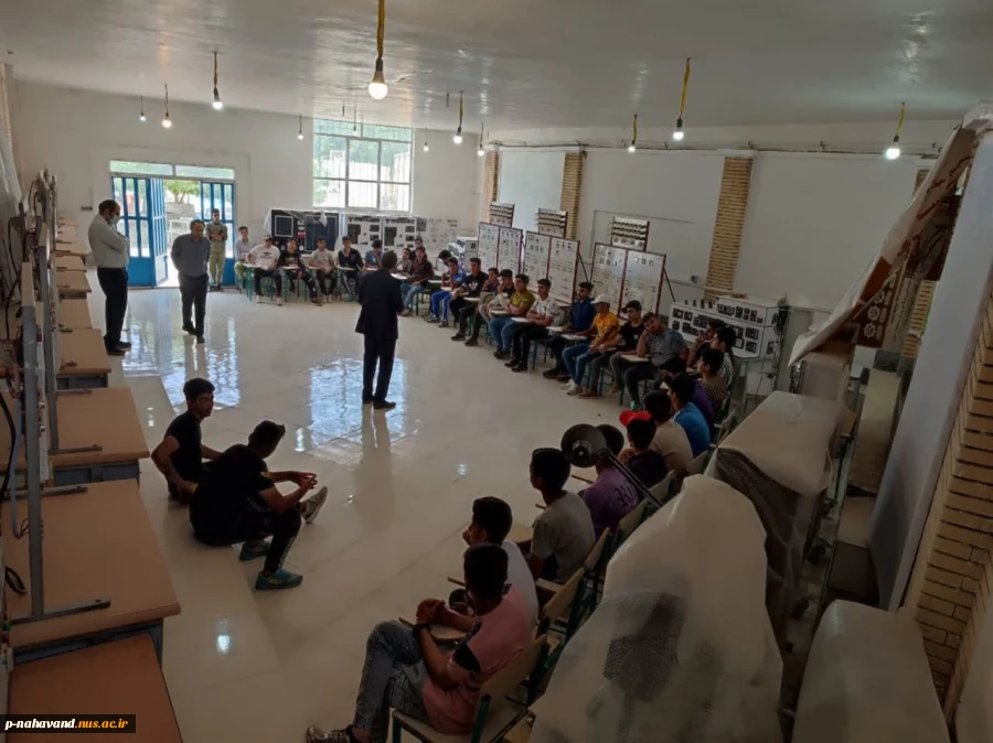 بازدید دانش آموزان پسر پایه نهم  روستا های نهاوند از آموزشکده های فنی و حرفه ای حاج حشمت شهبازی  با هدف هدایت تحصیلی دانش آموزان 4