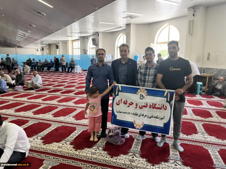 سخنرانی قبل از خطبه های نماز جمعه نهاوند مسئول کانون بسیج اساتید شهرستان  و تمجید از همت جهادی کارکنان مرکز در عرصه خدمت و توسعه کمی و کیفی آموزش عالی در دولت ایران قوی 4