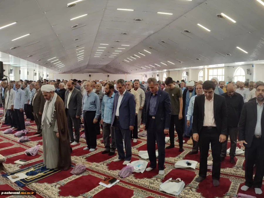 سخنرانی قبل از خطبه های نماز جمعه نهاوند مسئول کانون بسیج اساتید شهرستان  و تمجید از همت جهادی کارکنان مرکز در عرصه خدمت و توسعه کمی و کیفی آموزش عالی در دولت ایران قوی 5