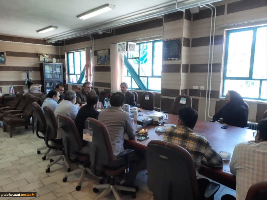 بازدید دکتر کاظمی ریاست محترم دانشگاه فنی و حرفه‌ای استان همدان و هئیت محترم همراه از طرح‌ استفاده از مددجویان ندامتگاه مرکزی نهاوند 4