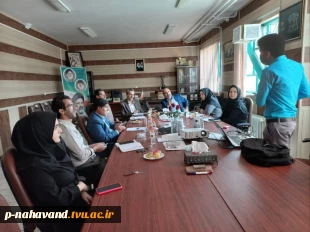 دومین جلسه مرکز کارآفرینی و نوآوری شهرستان نهاوند برگزار شد. 5