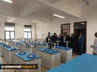 ملاقات دکتر خسرویان و تیم همراه با  وزیر آموزش عالی و تحقیقات مالی،بازدید از شهرک دانشگاهی کابالا برای تأسیس شعبه دانشگاه فنی و حرفه‌ای در مالی 3