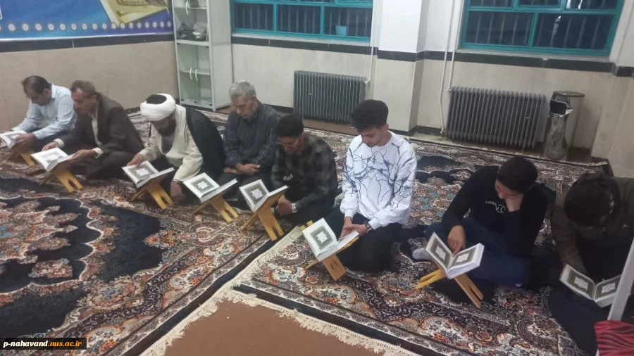 ه مناسبت هفته قرآن و عترت دانشگاه ها مراسم قرائت قرآن کریم در نمازخانه آموزشکده 4