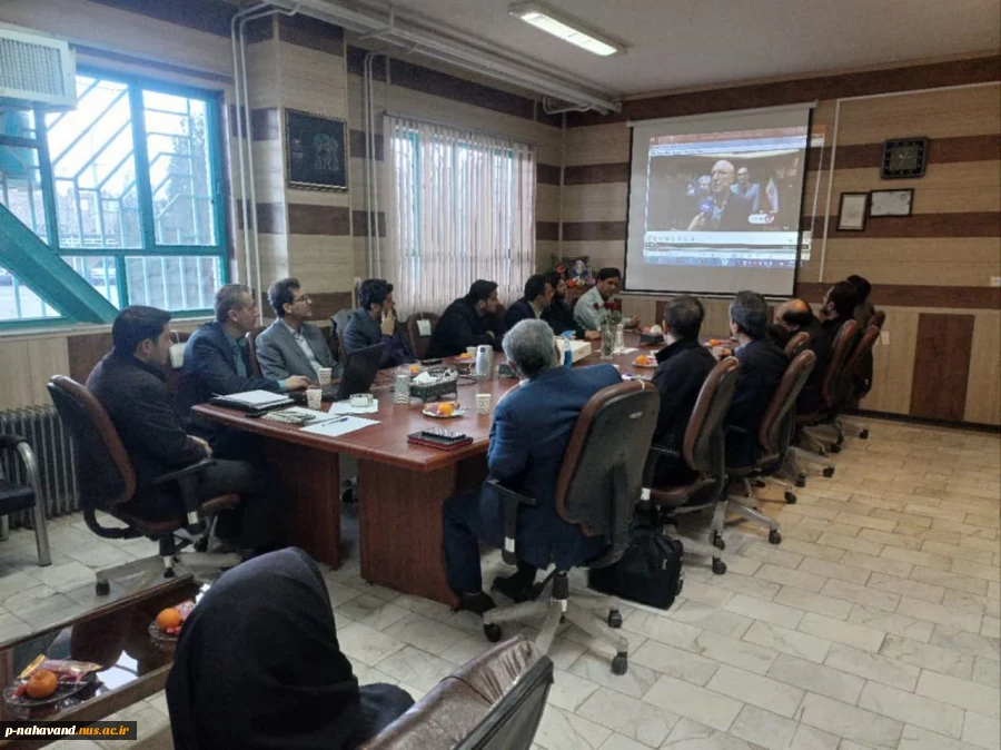 بمنظور اجرایی نمودن طرح ( تاد ) جلسه با مدیران عامل برخی از واحد های صنعتی بزرگ شهرستان در دفتر ریاست آموزشکده  2