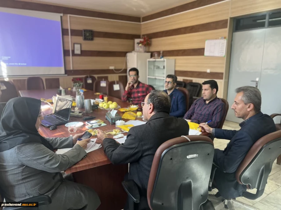 سومین شورای مرکز رشد شهرستان نهاوند در سال جاری تشکیل شد. 3