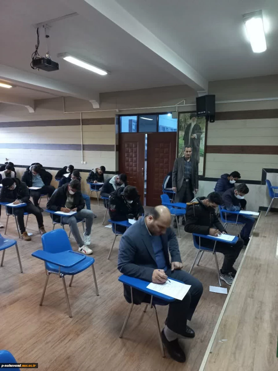 بازدید رئیس و معاون آموزشی پژوهشی آموزشکده فنی و حرفه ای حاج حشمت شهبازی از روند برگزاری امتحانات پایان ترم 10