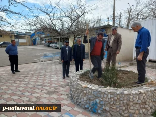 افتتاح اتاق اساتید وغرس  چند نهال به یاد شهدای گرانقدر روحانی در حیاط آموزشکده   4