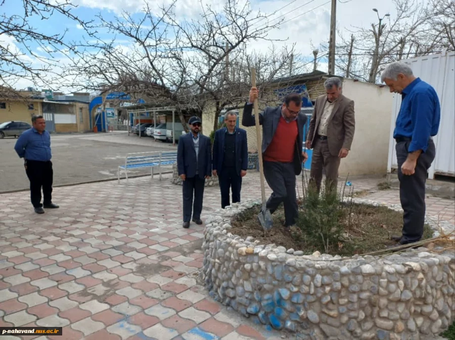 افتتاح اتاق اساتید وغرس  چند نهال به یاد شهدای گرانقدر روحانی در حیاط آموزشکده   4