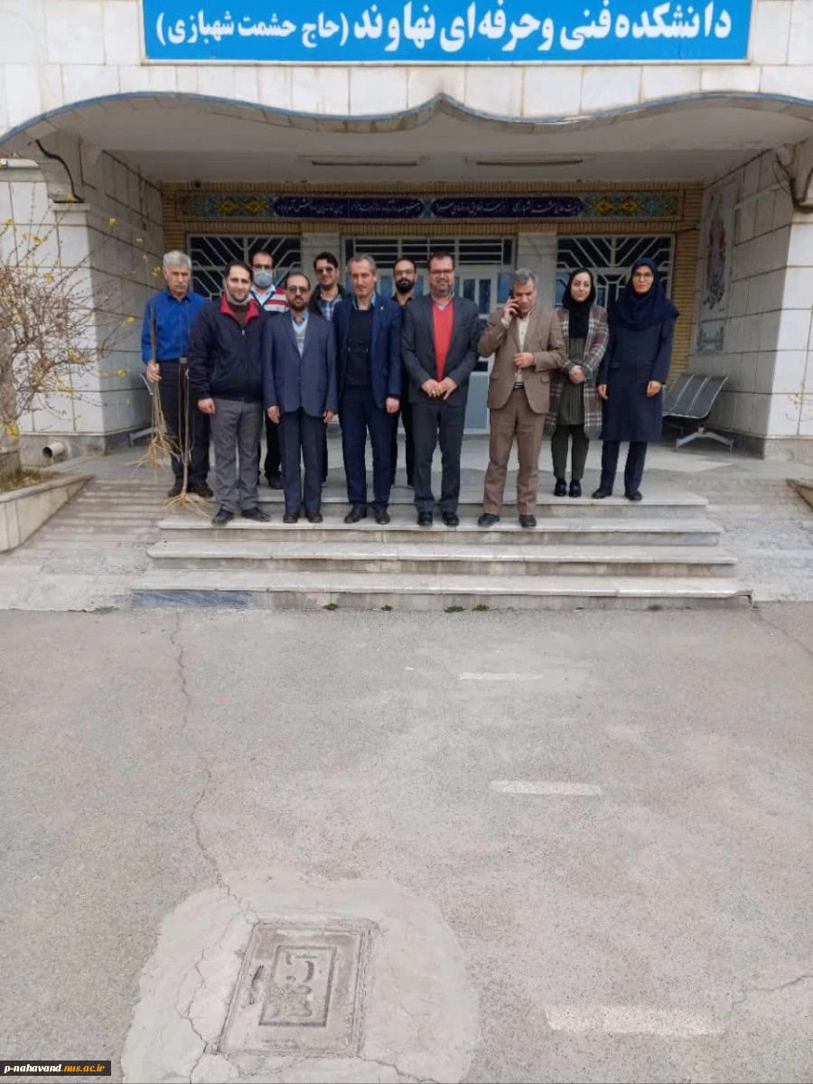 افتتاح اتاق اساتید وغرس  چند نهال به یاد شهدای گرانقدر روحانی در حیاط آموزشکده   5