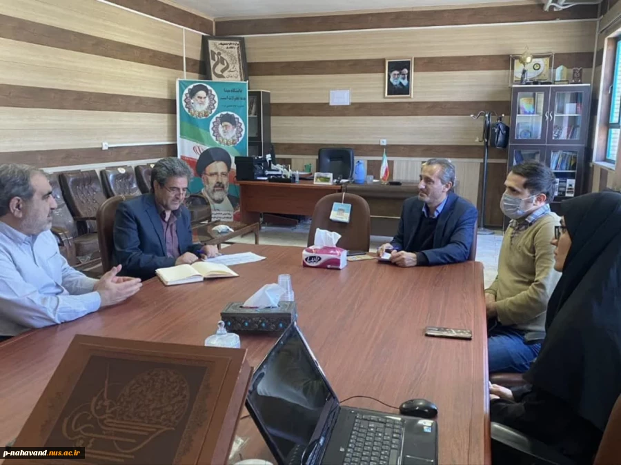 جلسه ای با حضور دکتر مومیوند معاون آموزش متوسطه ی آموزش و‌ پرورش شهرستان نهاوند 2