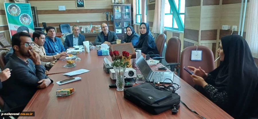 اولین جلسه مرکز کارآفرینی و رشد شهرستان نهاوند در سال ۱۴۰۳ برگزار شد. 2