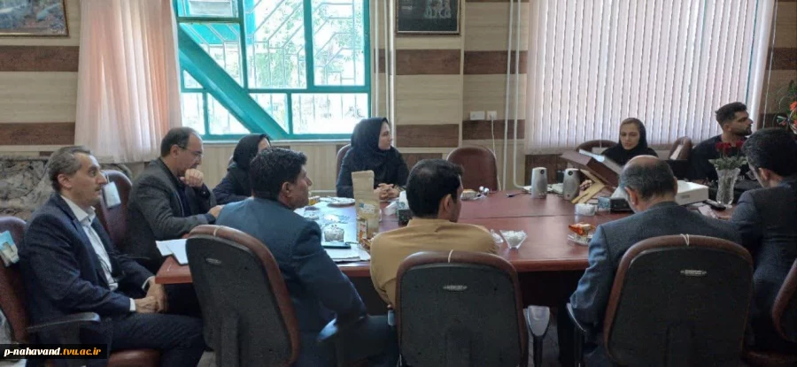 اولین جلسه مرکز کارآفرینی و رشد شهرستان نهاوند در سال ۱۴۰۳ برگزار شد. 6
