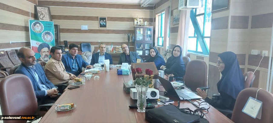 اولین جلسه مرکز کارآفرینی و رشد شهرستان نهاوند در سال ۱۴۰۳ برگزار شد. 7