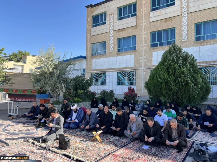 همزمان با هفتمین روز شهادت شهیدان خدمت، مراسم گرامیداشت رییس جمهور شهید و همراهانشان به میزبانی آموزشکده  14