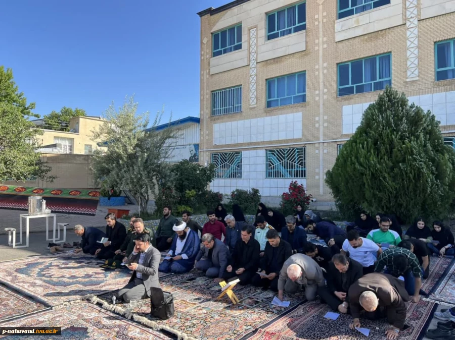 همزمان با هفتمین روز شهادت شهیدان خدمت، مراسم گرامیداشت رییس جمهور شهید و همراهانشان به میزبانی آموزشکده  15