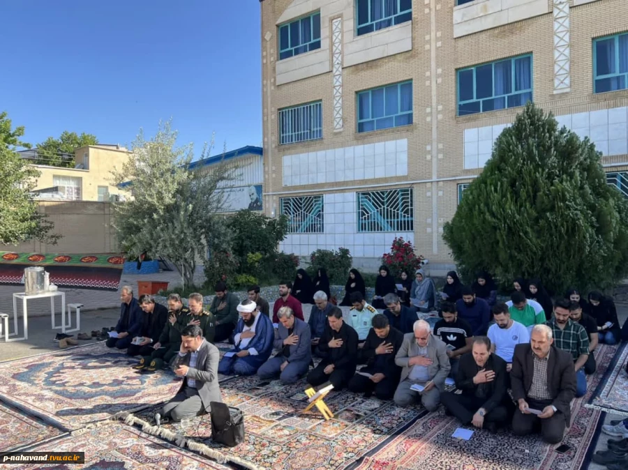 همزمان با هفتمین روز شهادت شهیدان خدمت، مراسم گرامیداشت رییس جمهور شهید و همراهانشان به میزبانی آموزشکده  17