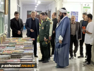 پویش چله خدمت به پاس خدمات رئیس جمهور شهید با افتتاح نمایشگاه  کتاب ( شهید جمهور) پنجاه درصد تخفیف برای دانشجویان 7