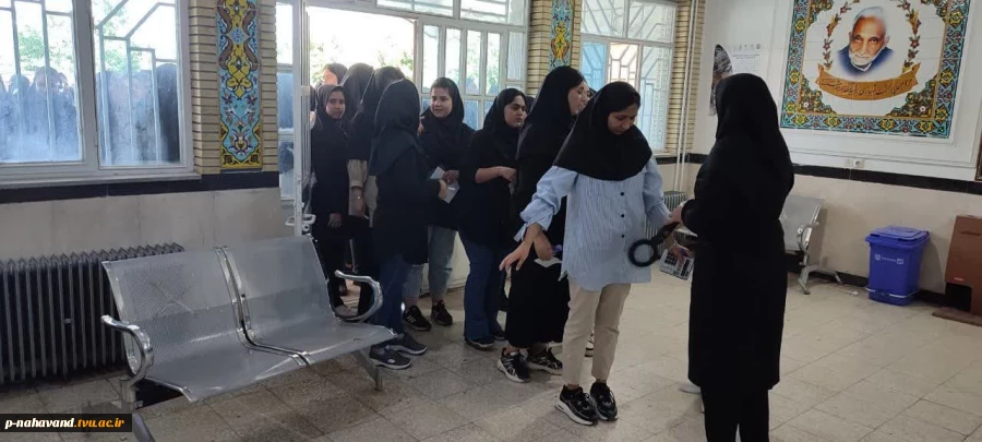 بازدید ریاست  آموزشکده از  امتحانات پایان ترم 7