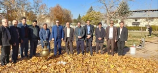 واحدهای خلاق مرکز رشد و دانشگاه ملی مهارت در راستای برنامه های شهر خلاق در کنار کار بزرگ شهرداری نهاوند  جشنواره برگ ریزان را درپارک آزادگان برگزار کردند. 2