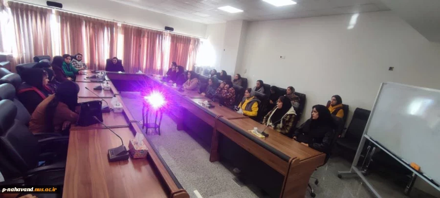 شرکت دانشجویان دختر درهمایش کاربرد هوش مصنوعی در فضای کسب و کار و تور فناوری پارک علم و فناوری همدان
 7