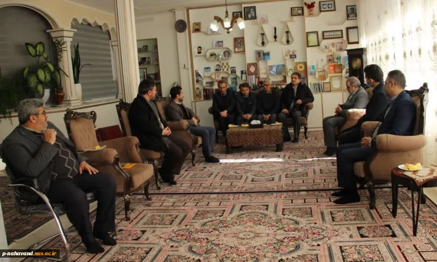 دانشگاهیان نهاوند با غبار روبی مزار شهدا و دیدار با خانواده شهیدان ایام الله دهه مبارک فجررا گرامی داشتند  21