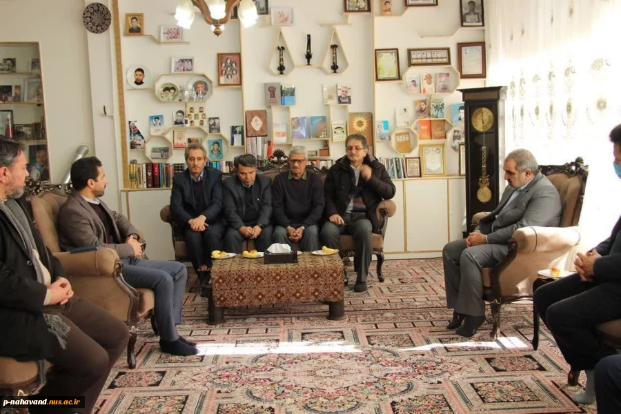 دانشگاهیان نهاوند با غبار روبی مزار شهدا و دیدار با خانواده شهیدان ایام الله دهه مبارک فجررا گرامی داشتند  24