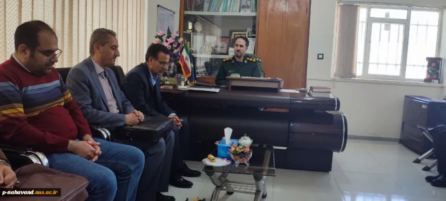 دیدار اعضاء شورای مرکز کارآفرینی و رشد شهرستان با فرمانده سپاه ناحیه نهاوند 3