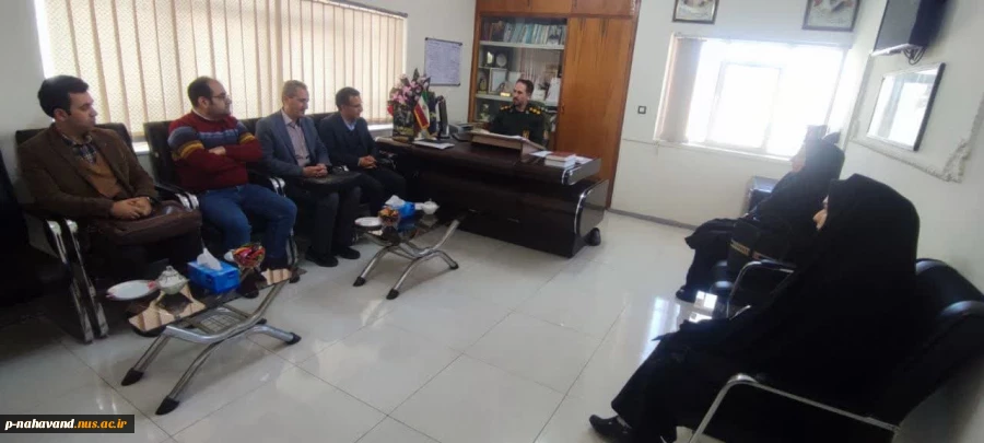 دیدار اعضاء شورای مرکز کارآفرینی و رشد شهرستان با فرمانده سپاه ناحیه نهاوند 4