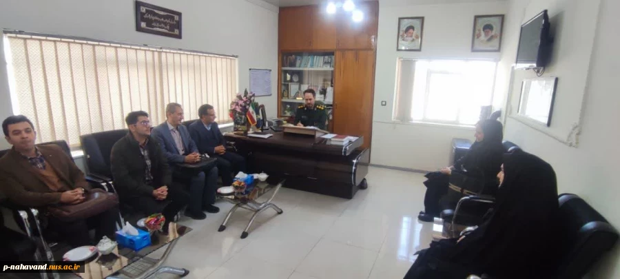 دیدار اعضاء شورای مرکز کارآفرینی و رشد شهرستان با فرمانده سپاه ناحیه نهاوند 5