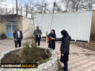 به مناسبت فرارسیدن ۲۲ اسفند سالروز بزرگداشت روز شهدا و تأسیس بنیاد شهیدانقلاب اسلامی، غرس پنج نهال مثمر در محوطه آموزشکده 25