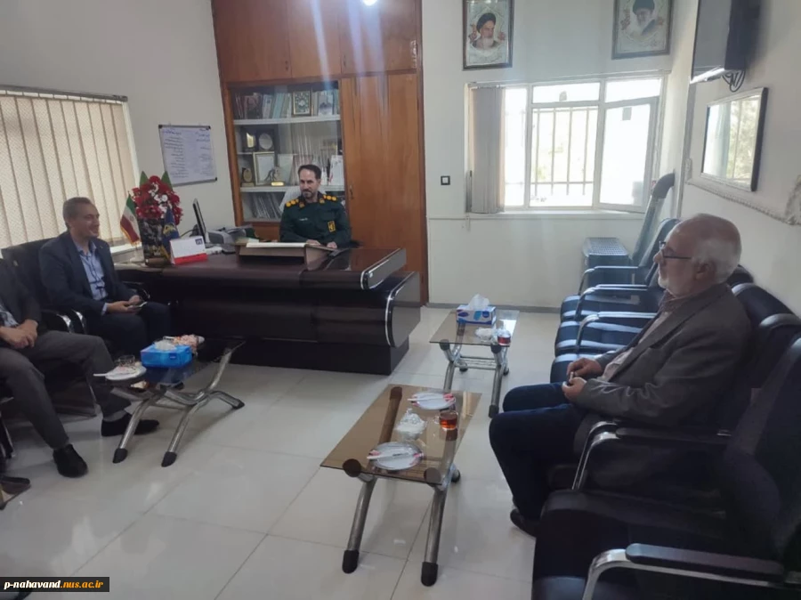 دیدار ریاست و کارکنان آموزشکده با فرمانده و کادر سپاه ناحیه نهاوند به مناسبت گرامیداشت دوم اردیبهشت سالروز تاسیس سپاه پاسداران انقلاب اسلامی  4