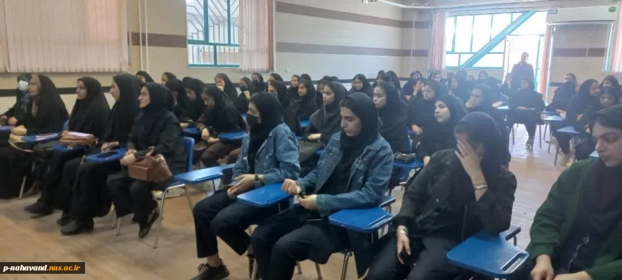 به مناسبت هفته مشاغل بازدید هنرآموزان هنرستان هاو دانش آموزان متوسطه اول نهاوند و خزل از آموزشکده  4